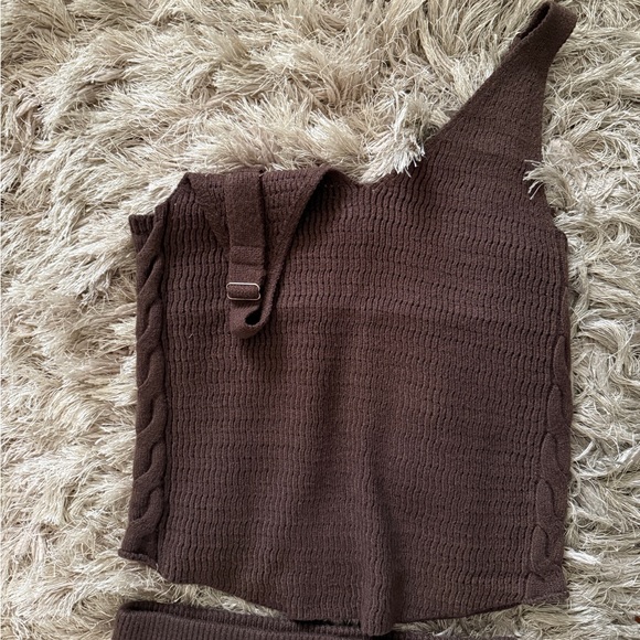 Brown Knit skirt set. Never worn. - Picture 2 of 5